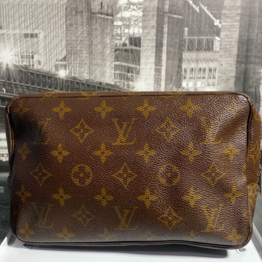 Authentic Louis Vuitton Vintage Monogram Cosmetic Bag - Picture 6 of 15